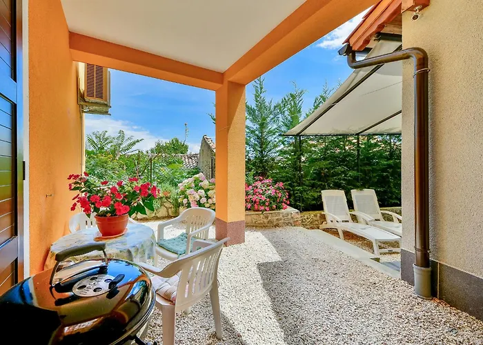 Karolina By Interhome Opric